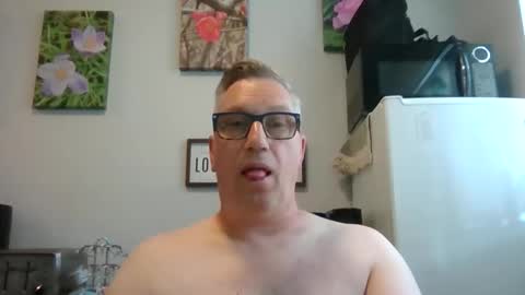 Snapshot of bignhard_69_ chatting on May 29, 2026, 5:00 pm bignhard_69_ online show from May 29, 2026, 5:00 pm