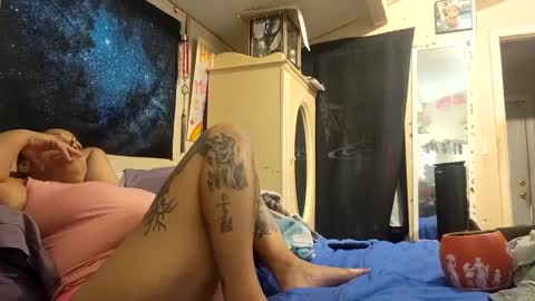 the Mini mami online show from February 28, 2025, 9:23 pm