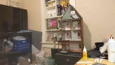 the Mini mami online show from March 7, 2025, 5:40 am