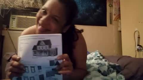 the Mini mami online show from March 8, 2025, 10:54 am