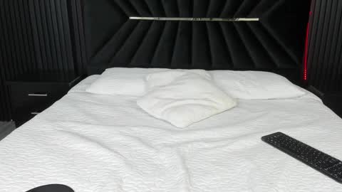 Zayra online show from September 25, 2025, 7:12 am