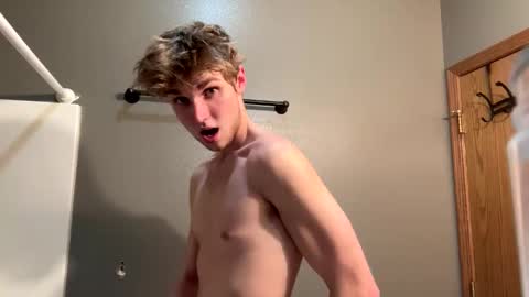 bigskinnyboyshh online show from January 3, 2025, 5:28 am