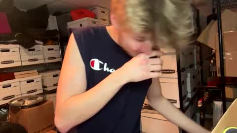 bigskinnyboyshh online show from February 6, 2025, 6:51 am