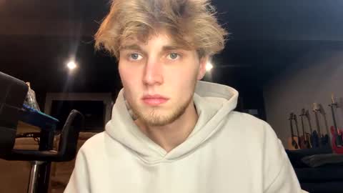 bigskinnyboyshh online show from February 13, 2025, 12:46 am