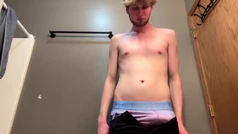 bigskinnyboyshh online show from February 22, 2025, 3:12 am