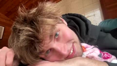 bigskinnyboyshh online show from November 9, 2025, 8:18 pm