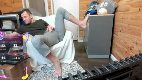 bigsshark online show from November 28, 2025, 9:06 pm