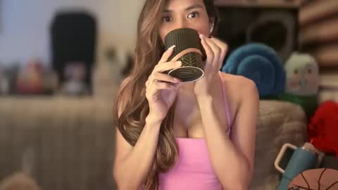 Yna     online show from February 6, 2025, 7:45 am