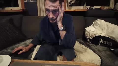 bigswe1 online show from February 2, 2025, 2:17 am