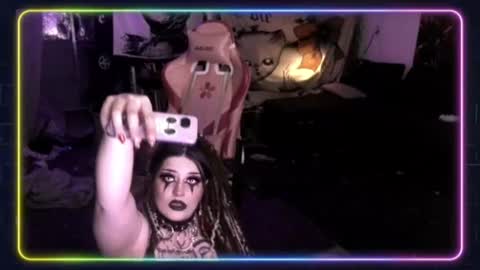 Snapshot of bigtiddygothxx chatting on July 19, 2026, 8:51 am Lealithhh online show from July 19, 2026, 8:51 am