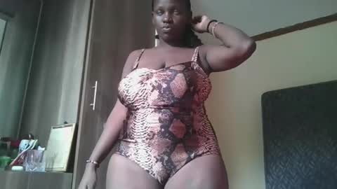 bigtit166077 online show from November 5, 2025, 9:09 am