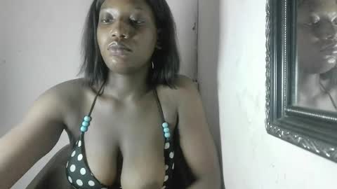 Snapshot of bigtits_giina chatting on August 2, 2026, 4:33 am bigtits_giina online show from August 2, 2026, 4:33 am