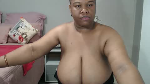 Snapshot of bigtitshornygirlxxx chatting on December 18, 2025, 5:02 am Lona online show from December 18, 2025, 5:02 am