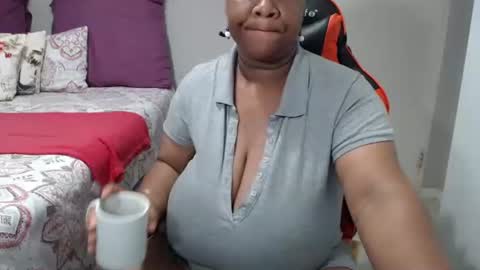 Snapshot of bigtitshornygirlxxx chatting on March 16, 2026, 4:18 am Lona online show from March 16, 2026, 4:18 am