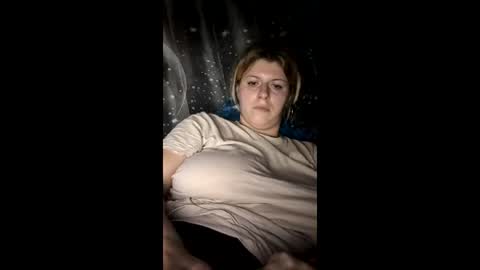 bigtitslala online show from December 2, 2025, 8:15 pm