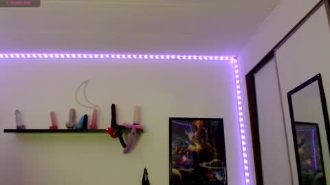 Snapshot of bigtittedtattedlesbian chatting on November 17, 2025, 8:36 pm Nichole lights online show from November 17, 2025, 8:36 pm