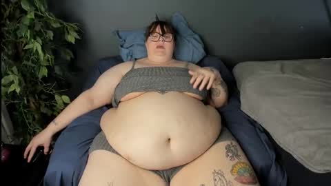 bigtittybbw online show from February 24, 2026, 5:22 pm