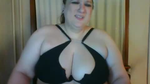 Snapshot of bigwheeliestyle chatting on October 7, 2025, 3:25 am Lady of the WHEEL online show from October 7, 2025, 3:25 am