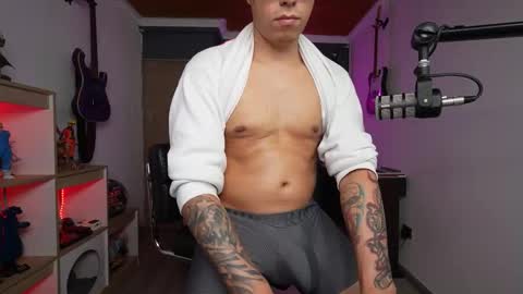 bigxboy96 online show from November 5, 2025, 11:16 pm