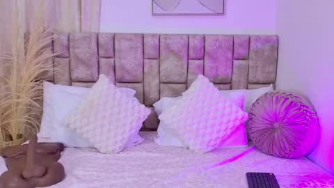   online show from October 7, 2025, 7:22 pm