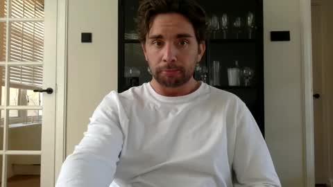 bikdig1 online show from February 8, 2025, 3:10 pm