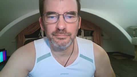 Snapshot of bikertom1988 chatting on December 7, 2024, 9:44 pm bikertom1988 online show from December 7, 2024, 9:44 pm