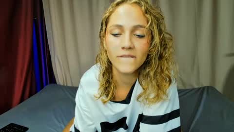 Snapshot of biki_sensual chatting on June 7, 2026, 1:54 am hi soy natural girl biki online show from June 7, 2026, 1:54 am