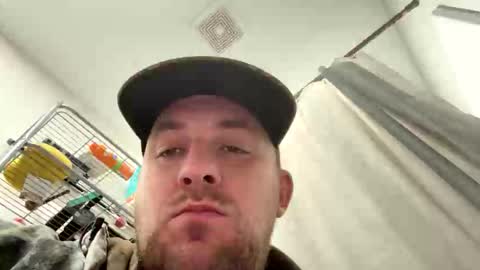 bilbonebagit online show from December 19, 2025, 9:33 pm