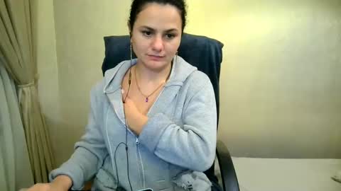 Snapshot of bililay chatting on December 7, 2024, 11:12 pm DOM NIKA online show from December 7, 2024, 11:12 pm