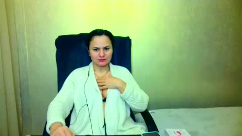 Snapshot of bililay chatting on February 13, 2025, 11:04 pm DOM NIKA online show from February 13, 2025, 11:04 pm