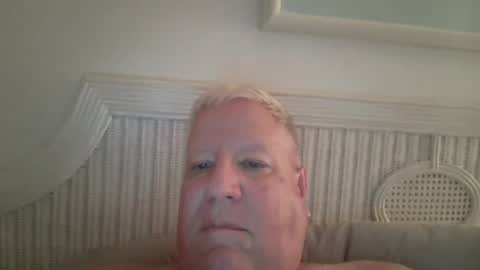 Snapshot of billernest99 chatting on August 1, 2026, 4:01 am billernest99 online show from August 1, 2026, 4:01 am