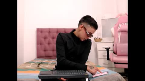 billielovee online show from March 19, 2026, 4:44 pm