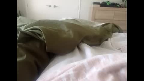 billy7801801010 online show from April 17, 2026, 1:41 am