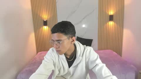 Sam online show from December 4, 2025, 12:03 pm