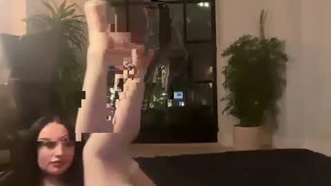 bimbodoll18 online show from September 27, 2025, 10:37 pm