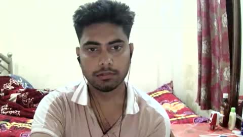 Snapshot of birbikrom104 chatting on May 6, 2026, 5:07 pm birbikrom104 online show from May 6, 2026, 5:07 pm