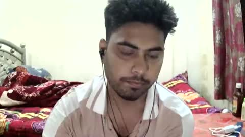 Snapshot of birbikrom104 chatting on May 7, 2026, 6:02 pm birbikrom104 online show from May 7, 2026, 6:02 pm