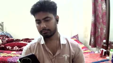 Snapshot of birbikrom104 chatting on May 15, 2026, 5:03 am birbikrom104 online show from May 15, 2026, 5:03 am