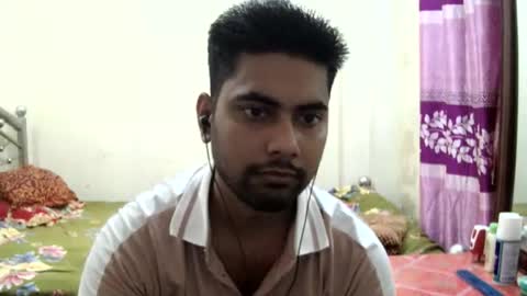 Snapshot of birbikrom104 chatting on May 31, 2026, 8:21 am birbikrom104 online show from May 31, 2026, 8:21 am