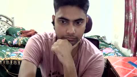 Snapshot of birbikrom104 chatting on July 8, 2026, 5:39 pm birbikrom104 online show from July 8, 2026, 5:39 pm