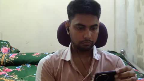 Snapshot of birbikrom104 chatting on July 14, 2026, 10:21 am birbikrom104 online show from July 14, 2026, 10:21 am