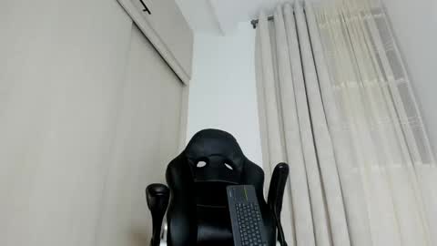 Snapshot of biscuit_oliva_ chatting on May 23, 2026, 1:44 am Biscuit oliva online show from May 23, 2026, 1:44 am