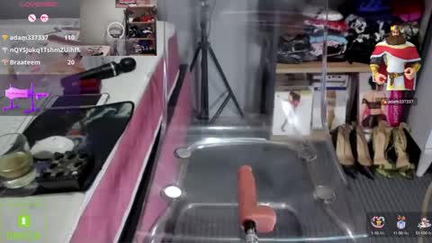 bisex woman online show from January 24, 2025, 11:23 pm