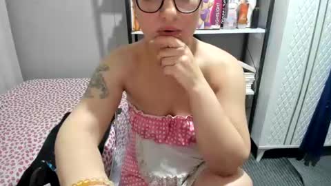 bisex woman online show from July 24, 2026, 8:29 pm