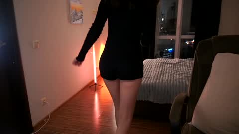 Ann Braslowsky online show from October 4, 2025, 6:06 pm