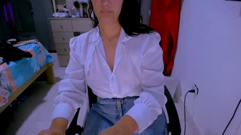 bittermomxxx online show from July 28, 2026, 8:23 pm
