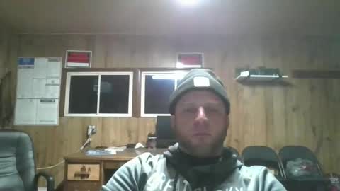 bjhancock_28 online show from December 1, 2025, 9:42 pm