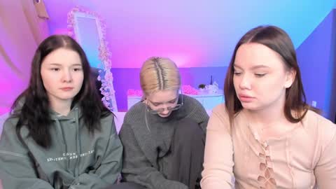 Julia online show from January 28, 2025, 8:36 pm