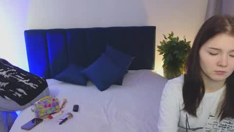 Julia online show from February 3, 2025, 8:24 am