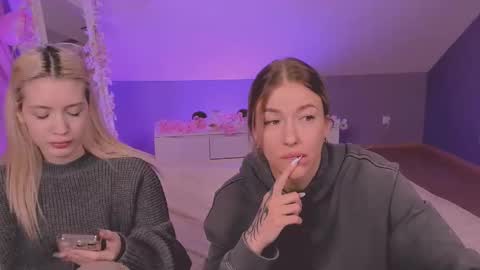 Julia online show from February 9, 2025, 11:57 pm